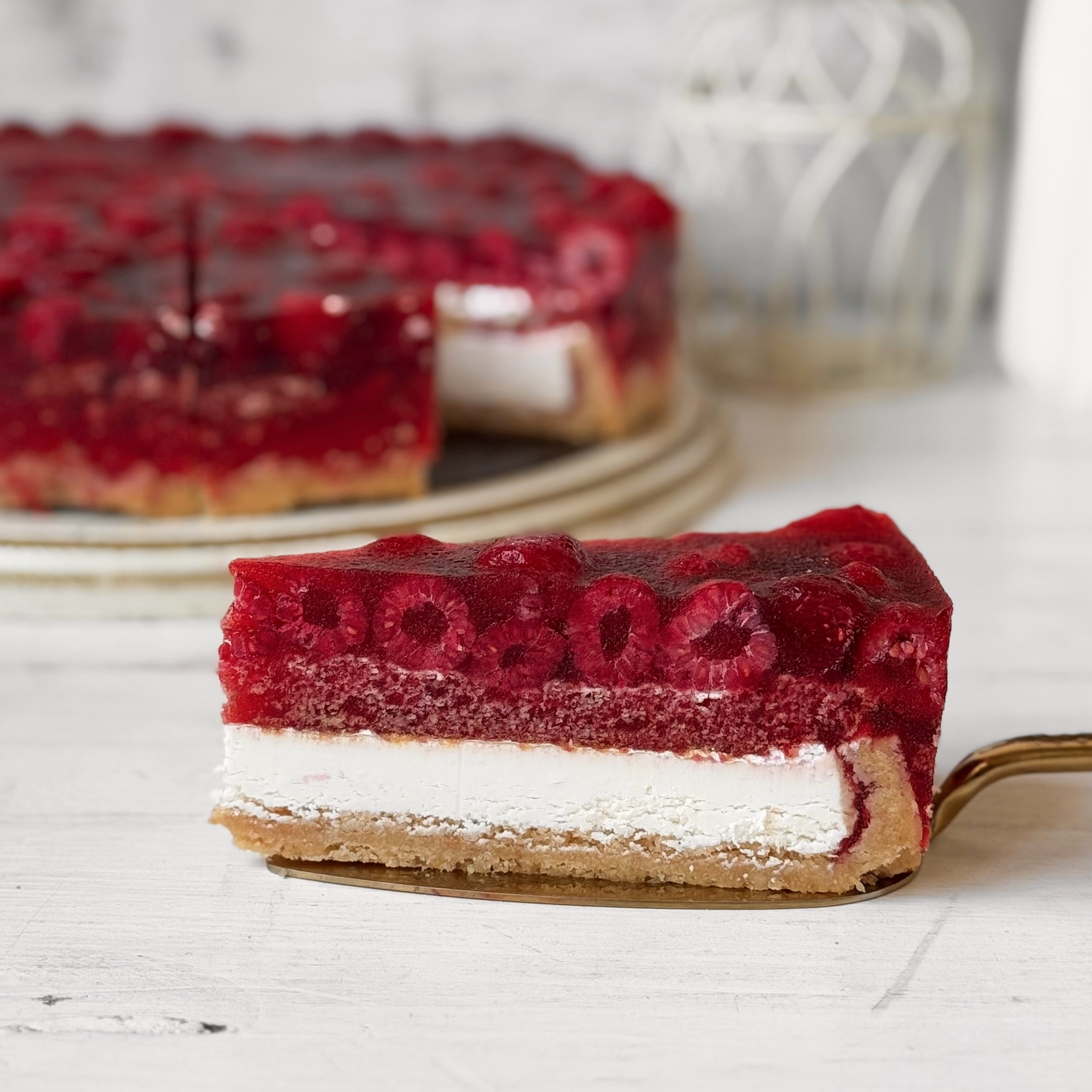 Чизкейк с малиной 2,870 кг 14порц.* 205 гр. (4шт/кор) ДФ 760 купить в Донецке - СтриПсБери