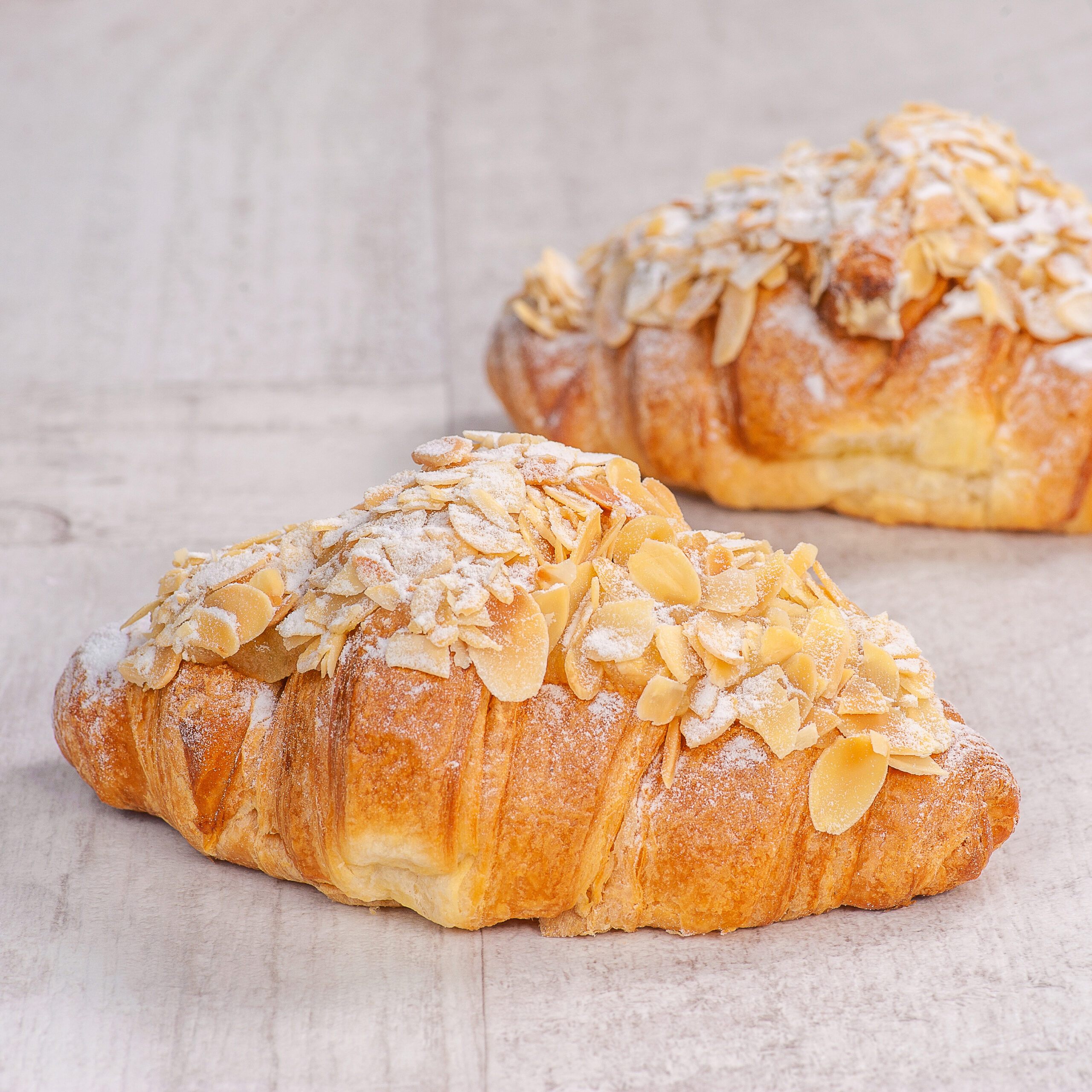 Круассан отпеченный с миндалем и миндальным кремом 134гр.*7 шт. 0,938кг. (4шт/кор) ДФ 429 купить в Донецке - СтриПсБери
