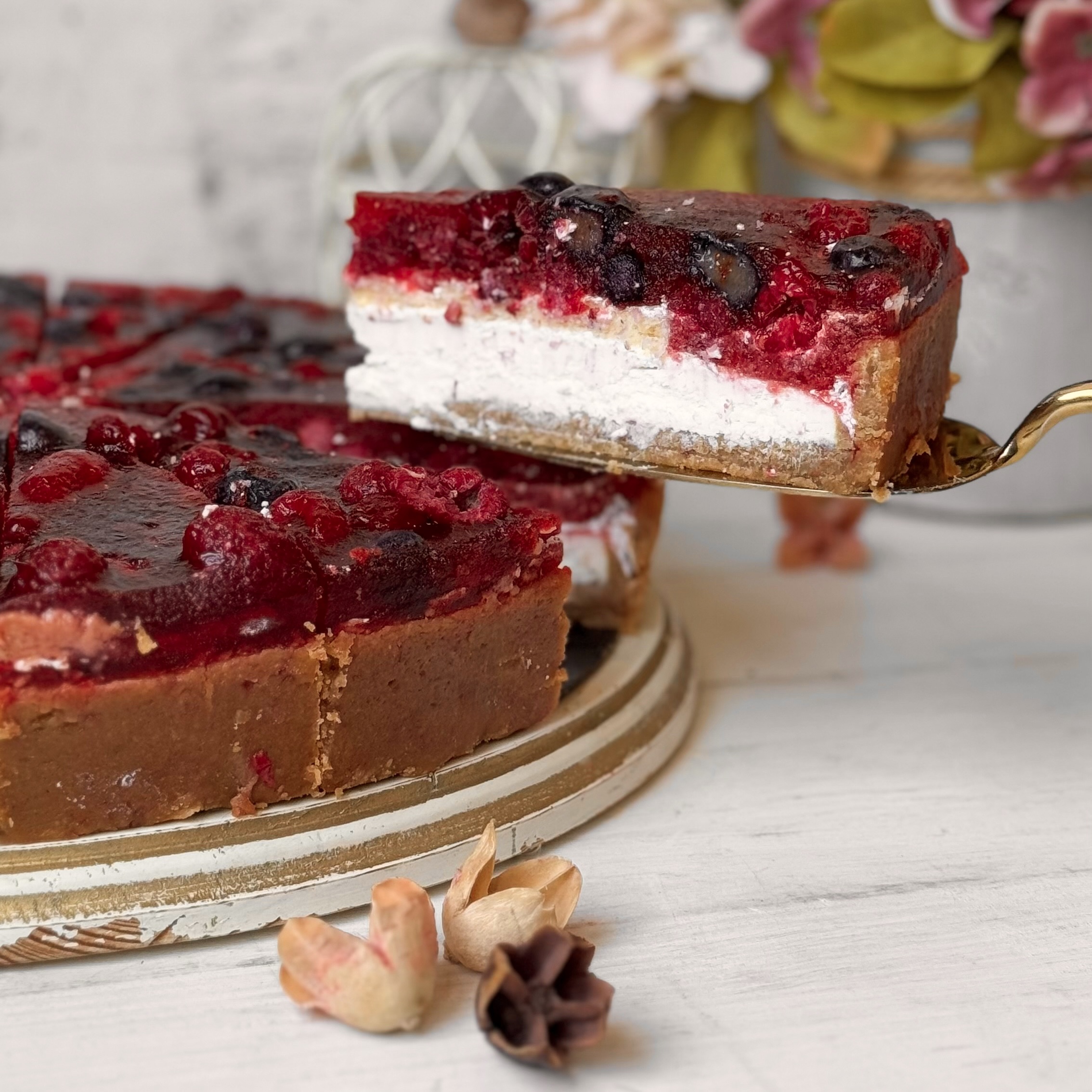 Чизкейк С лесными ягодами 1,960кг /14порций (4шт/кор) ДФ 754 купить в Донецке - СтриПсБери