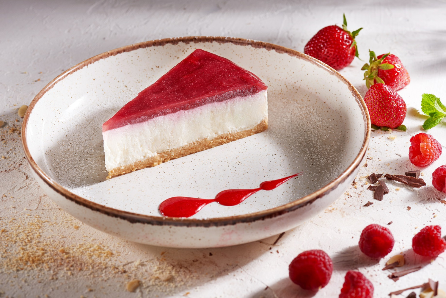 Чизкейк клубничный 108гр, в единичной упаковке 16уп/кор Десертные Истории купить в Донецке - СтриПсБери